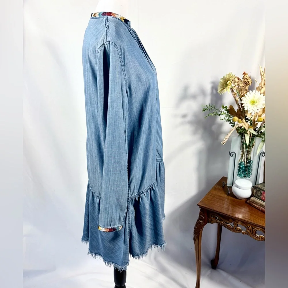 ♨️Driftwood Shaye Chambray Denim Drop-Waist Embroidered Mini Dress – Size M🧡 - Picture 4 of 9
